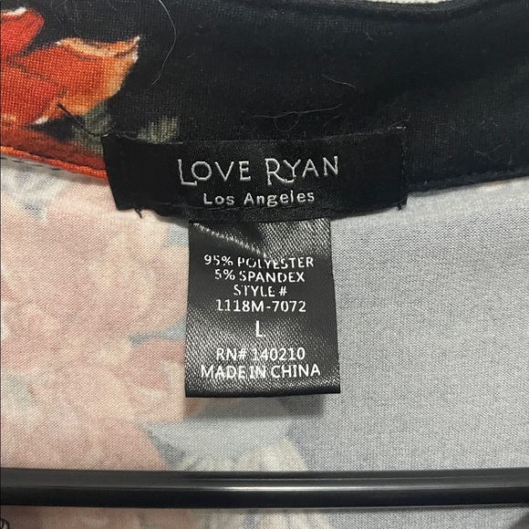 Floral Button-Up Blouse - Picture 2 of 3